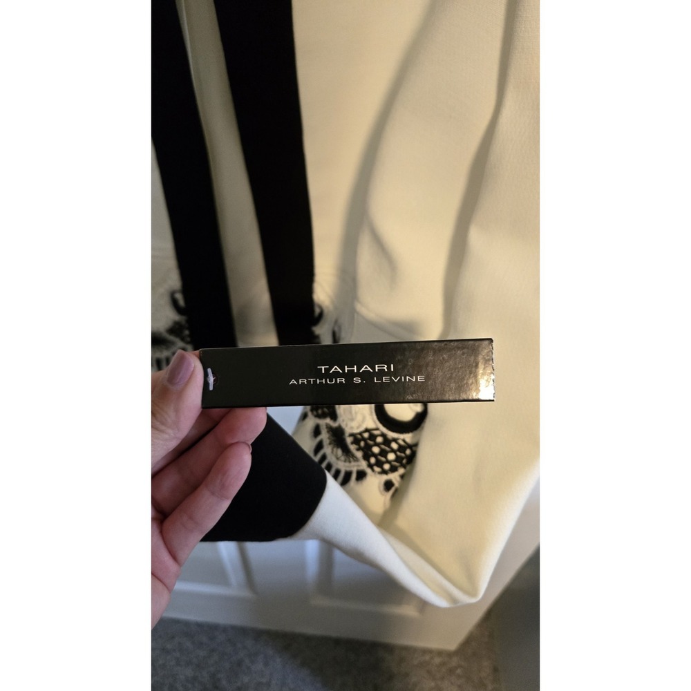 Tahari Arthur S. Levine Women's Jacket Size 8 White Black Lace Trim Career - Picture 2 of 7